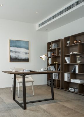 书房书桌效果图 书房书桌装修设计图片