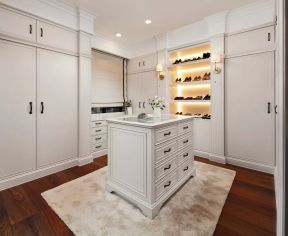 衣帽间中岛柜 衣帽间设计图片大全